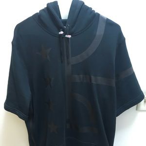 Nike Shortsleeve hoops hoodie.